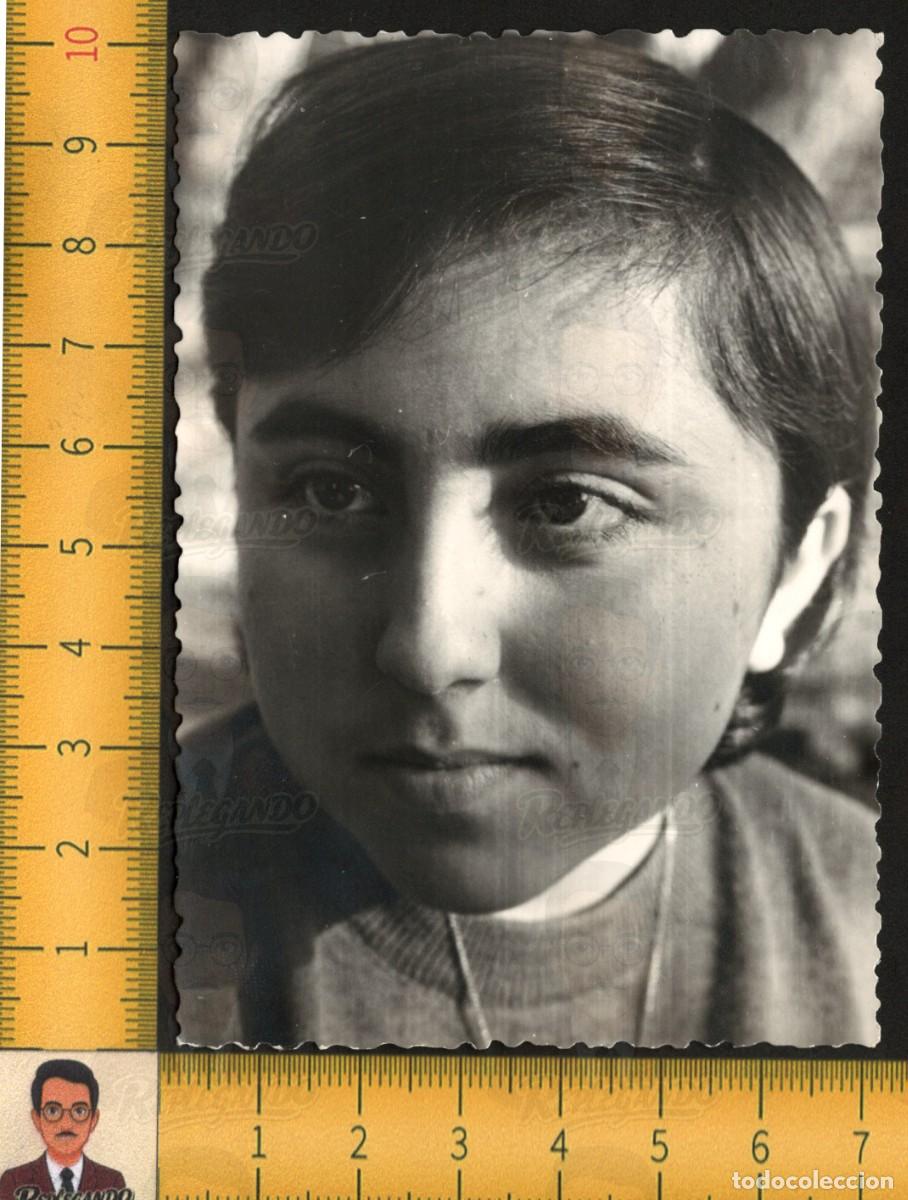 Fotograf&iacute;a antigua: RETRATO NI&Ntilde;A MORENA OJOS GRANDES MIRADA INTENSA PRIMER PLANO B/N - FOTO ANTIGUA ART&Iacute;STICA A&Ntilde;OS 50/60
