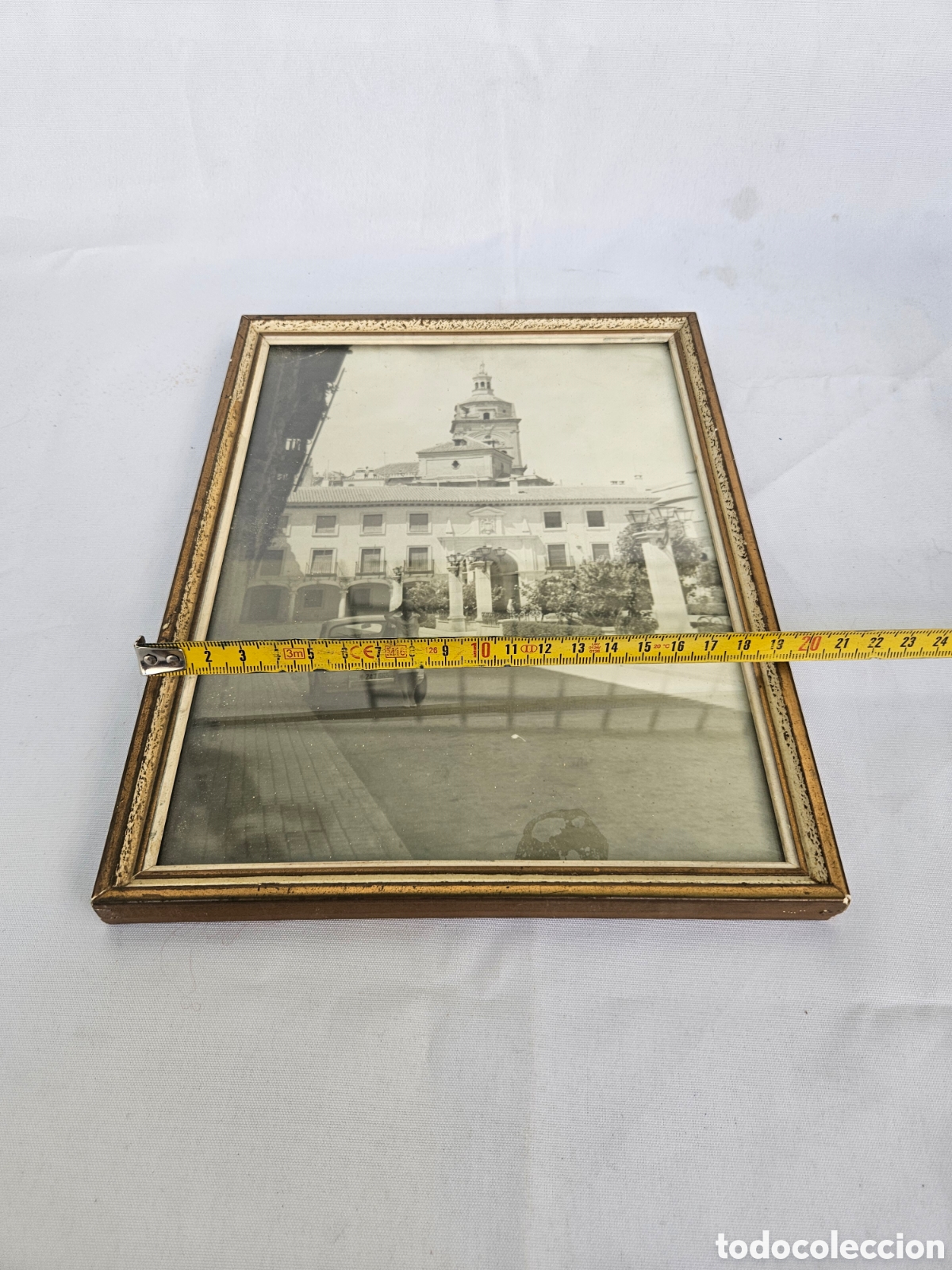 Fotograf&iacute;a antigua: FOTOGRAFIA ANTIG&Uuml;A SEAT 600 EN PLAZA