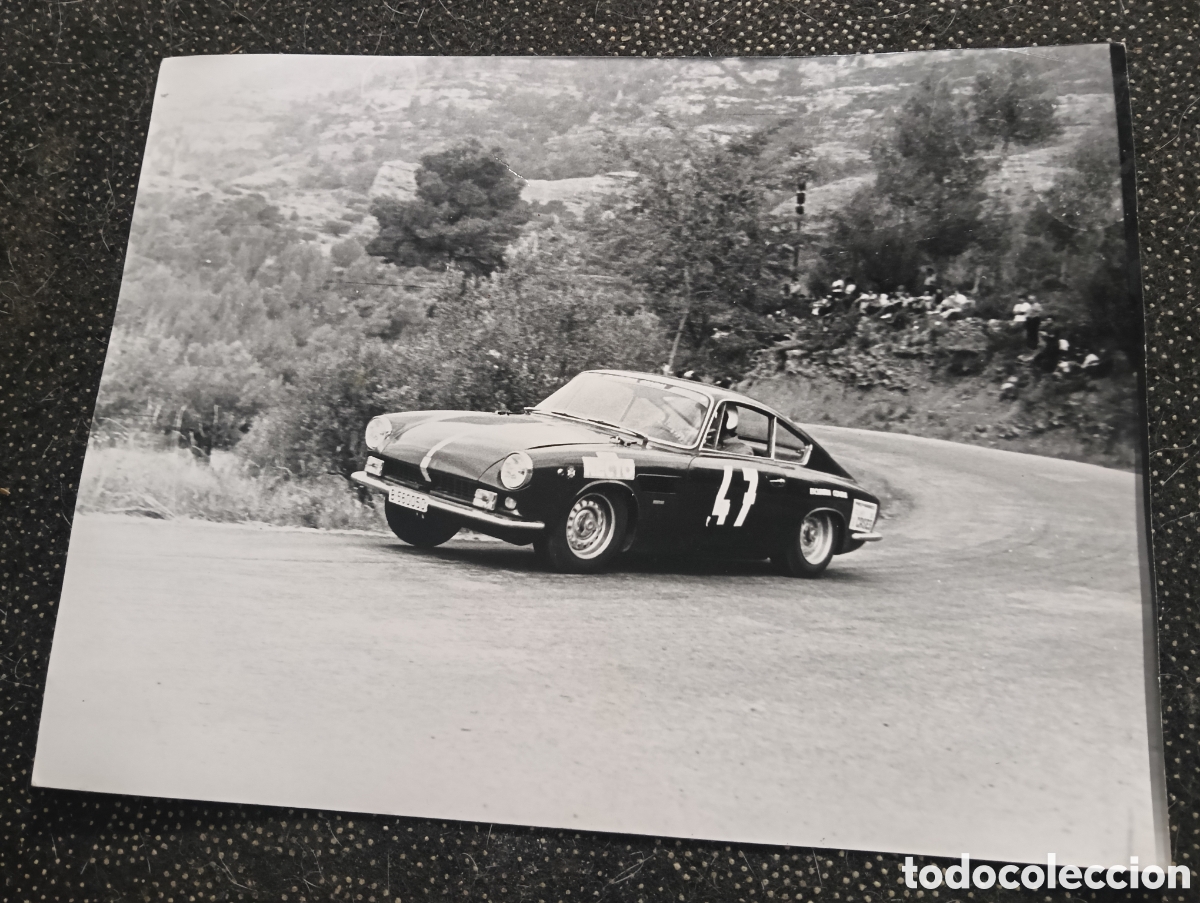 Fotograf&iacute;a antigua: Fotograf&iacute;a de un Fiat 1750 Nardi Coup&eacute; , en el Rally San Cugat - Tibidabo en los a&ntilde;os 60, patrocinad