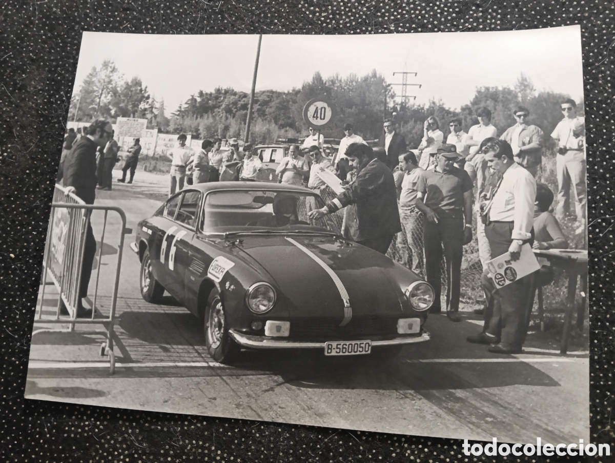 Fotograf&iacute;a antigua: Fotograf&iacute;a de un Fiat 1750 Nardi Coup&eacute; , en el Rally San Cugat - Tibidabo en los a&ntilde;os 60, patrocinad