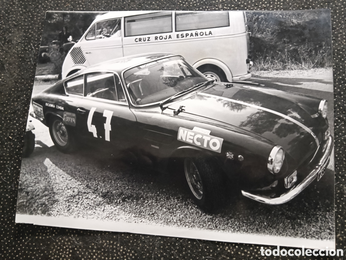 Fotograf&iacute;a antigua: Fotograf&iacute;a de un Fiat 1750 Nardi Coup&eacute; , en el Rally San Cugat - Tibidabo en los a&ntilde;os 60, patrocinad
