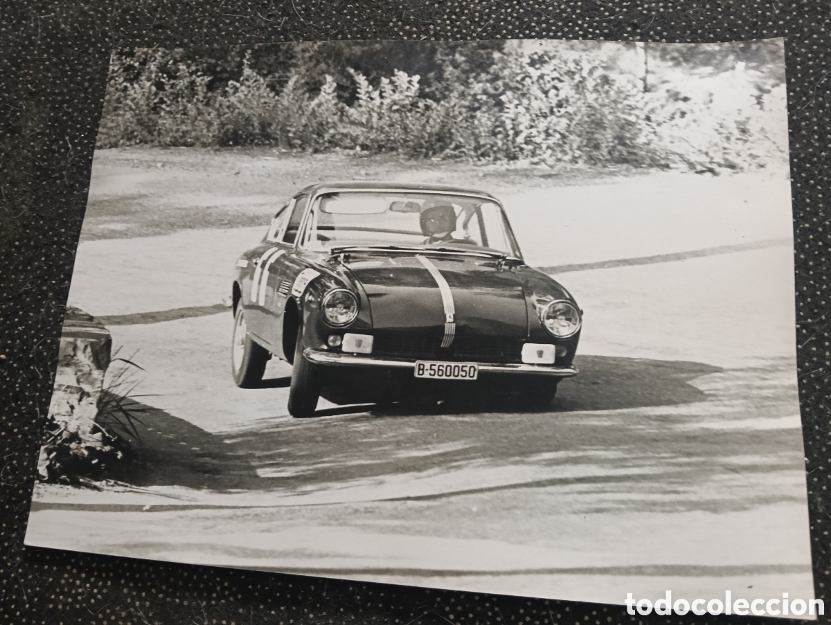 Fotograf&iacute;a antigua: Fotograf&iacute;a de un Fiat 1750 Nardi Coup&eacute; , en el Rally San Cugat - Tibidabo en los a&ntilde;os 60, patrocinad