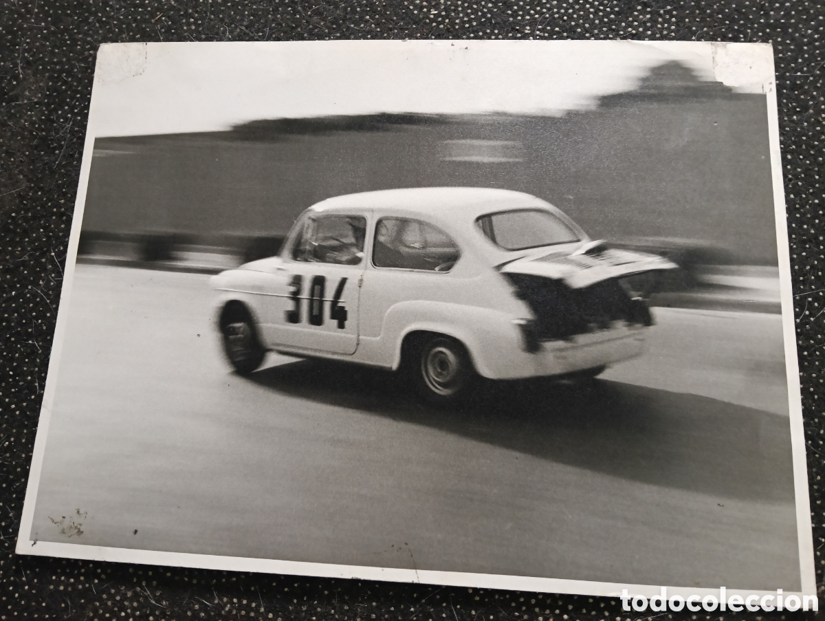 Fotograf&iacute;a antigua: Fotograf&iacute;a del Rally Cuesta San Cugat - Tibidabo SEAT 600 en los a&ntilde;os 60, patrocinado por la Escuder