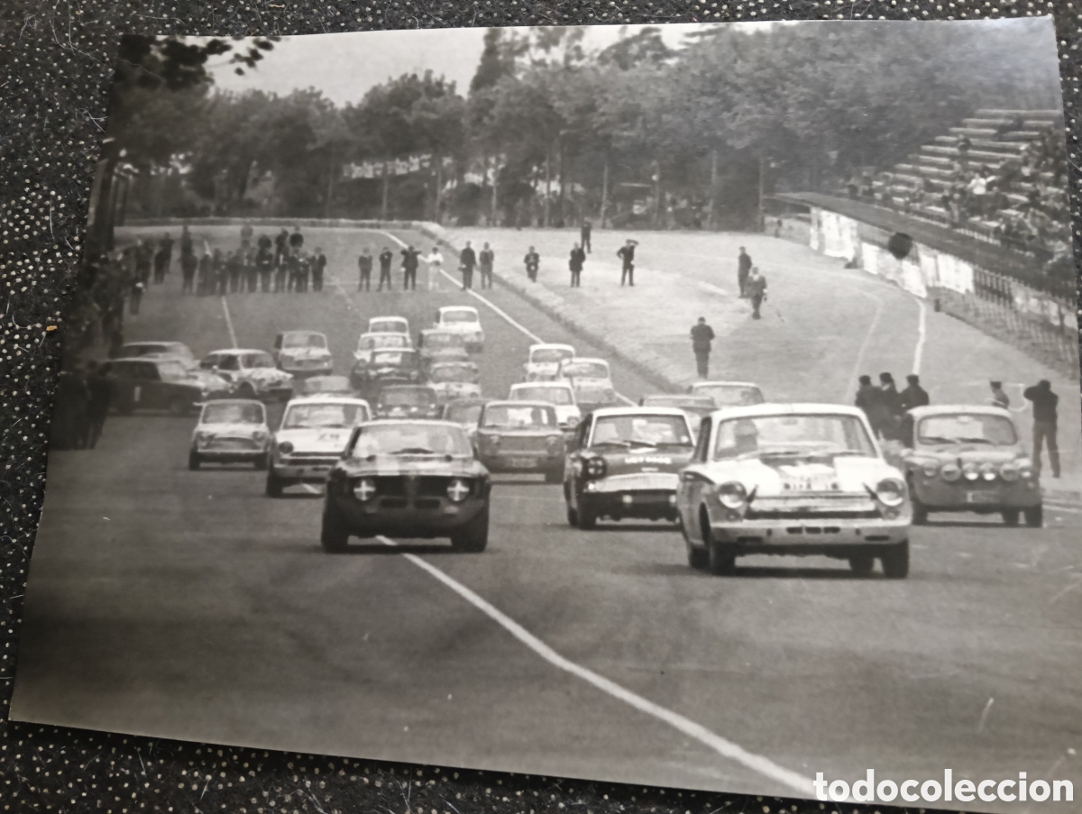 Fotograf&iacute;a antigua: Fotograf&iacute;a del Rally Cuesta San Cugat - Tibidabo SEAT 600 en los a&ntilde;os 60, patrocinado por la Escuder