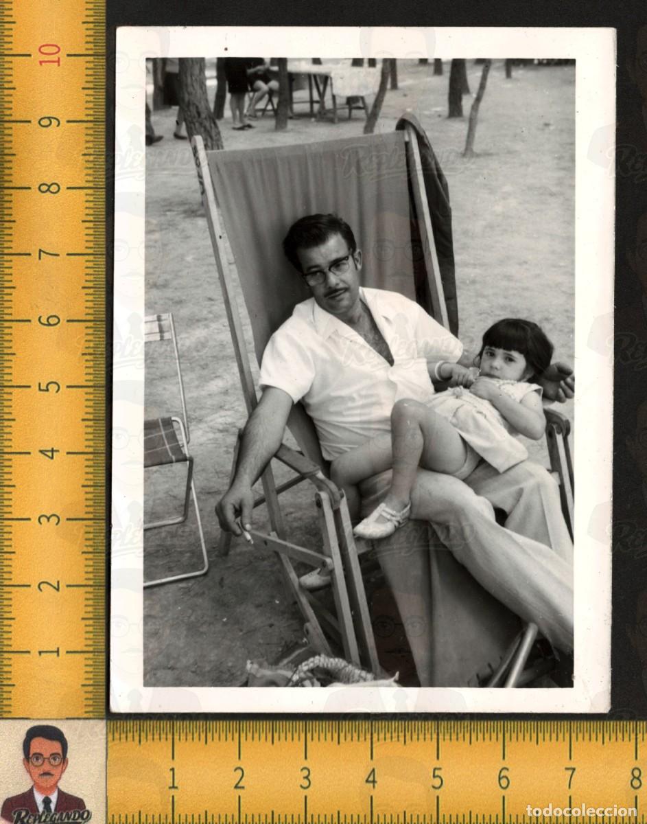 Fotograf&iacute;a antigua: EL MEJOR PAP&Aacute; DEL MUNDO - HOMBRE CON NI&Ntilde;A EN HAMACA - CIGARRO - PADRE E HIJA - FOTO ANTIGUA A&Ntilde;OS 60