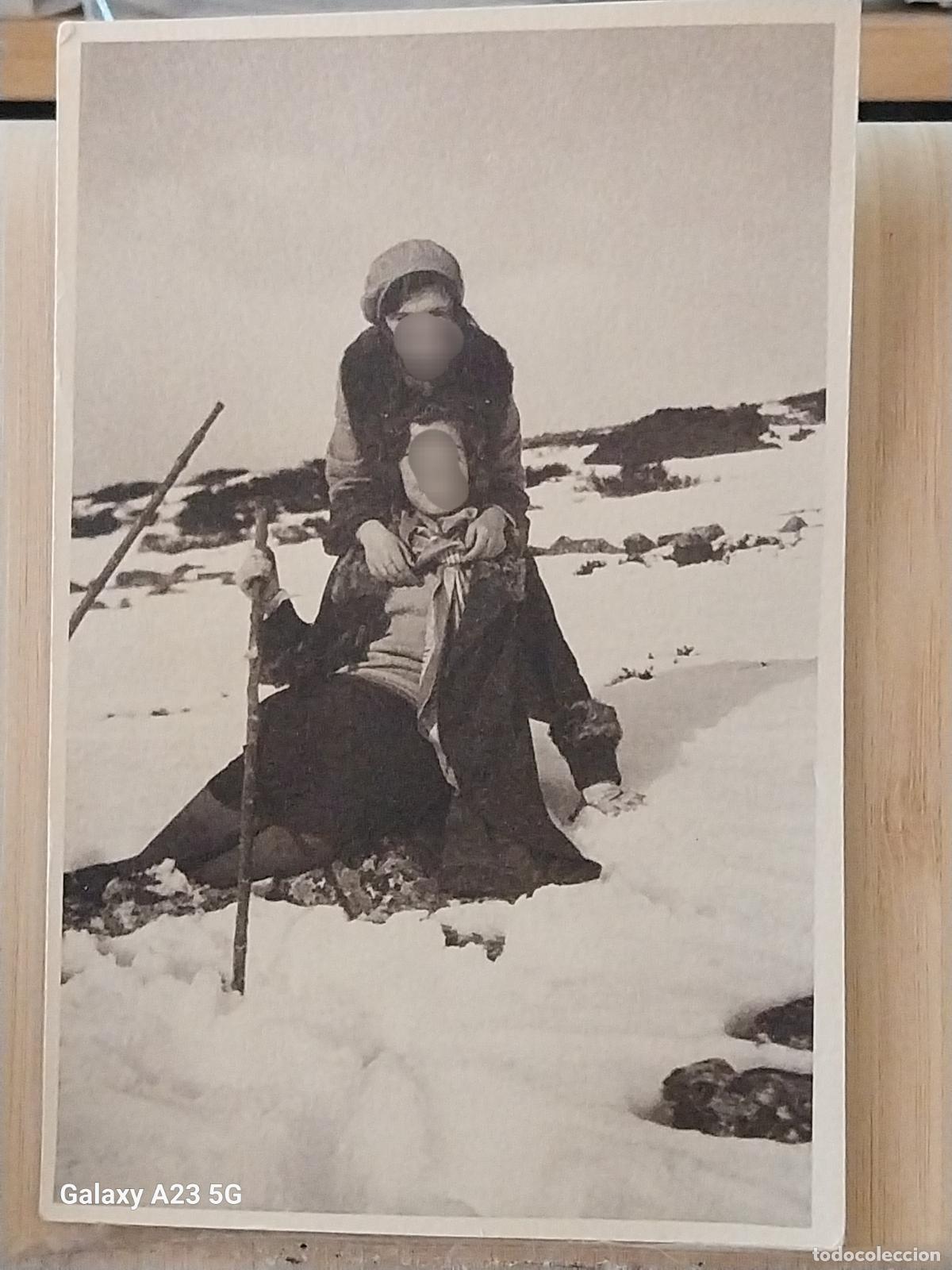 Fotograf&iacute;a antigua: MUJERES ESCENA NIEVE MONTA&Ntilde;ISMO ALPINISMO A&Ntilde;OS 50 FOTO PARTICULAR TAMA&Ntilde;O POSTAL ORIGINAL