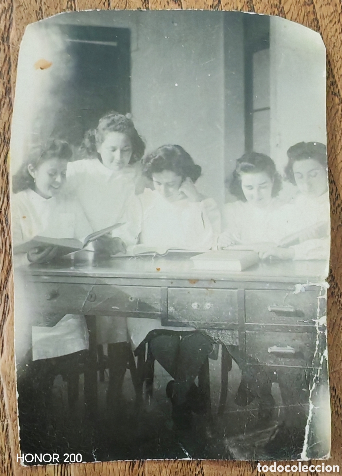 Fotograf&iacute;a antigua: Foto - Alumnas Universitarias Santiago de Compostela - 1944