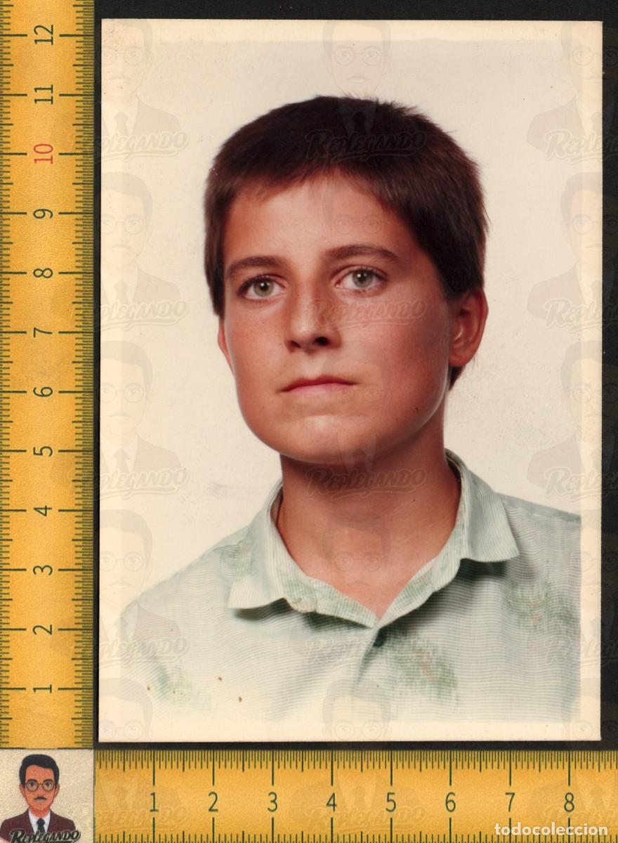 Fotograf&iacute;a antigua: RETRATO NI&Ntilde;O SERIO OJOS AZULES - FOTOGRAF&Iacute;A VINTAGE ESTUDIO COLOR A&Ntilde;OS 70/80 ESPA&Ntilde;A - INFANCIA FELIZ