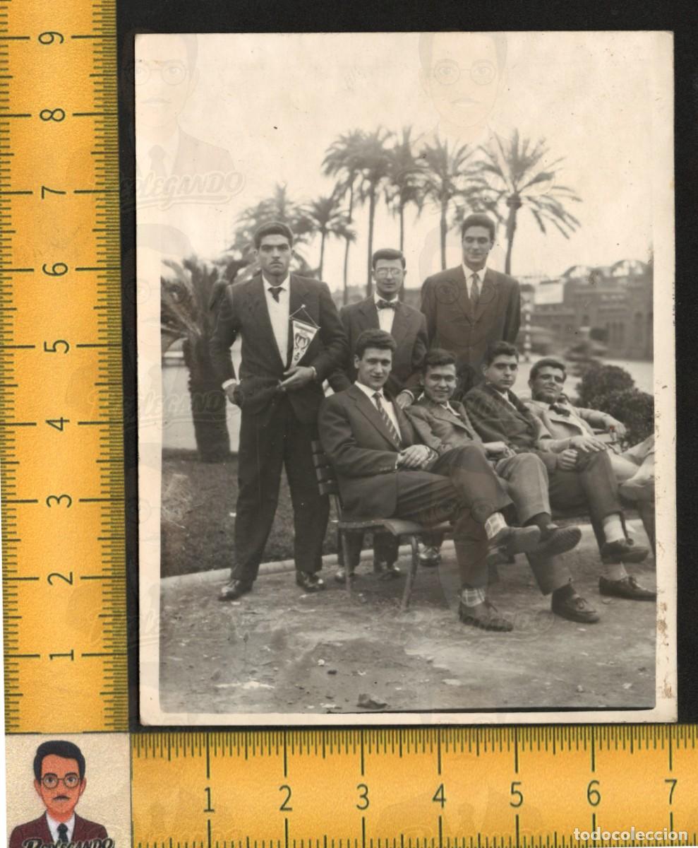 Fotograf&iacute;a antigua: GRUPO ATRACTIVOS HOMBRES MILITARES - BANDER&Iacute;N MAESTRANZA ARTILLER&Iacute;A BARCELONA - FOTO ANTIGUA A&Ntilde;OS 50