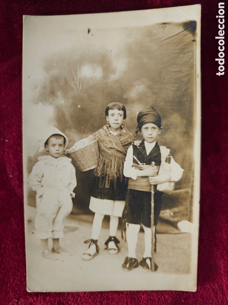 Fotograf&iacute;a antigua: Postal Antigua / Fotograf&iacute;a de &Eacute;poca - Ni&ntilde;os con Trajes Tradicionales (14 cm)