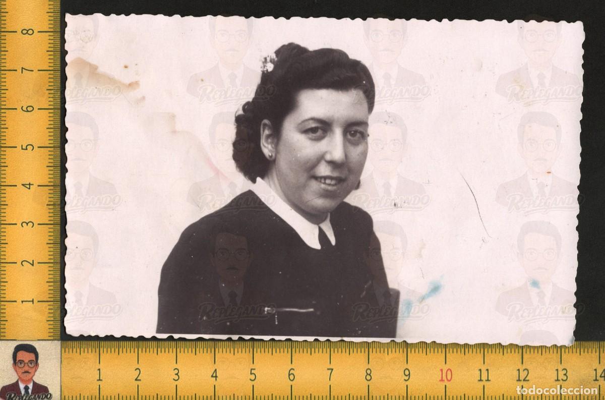 Fotograf&iacute;a antigua: RETRATO MUJER SONRIENTE GRANDES OJOS PEINADO &Eacute;POCA - FOTO ANTIGUA A&Ntilde;OS 40/50 - ESPA&Ntilde;A VIDA COTIDIANA