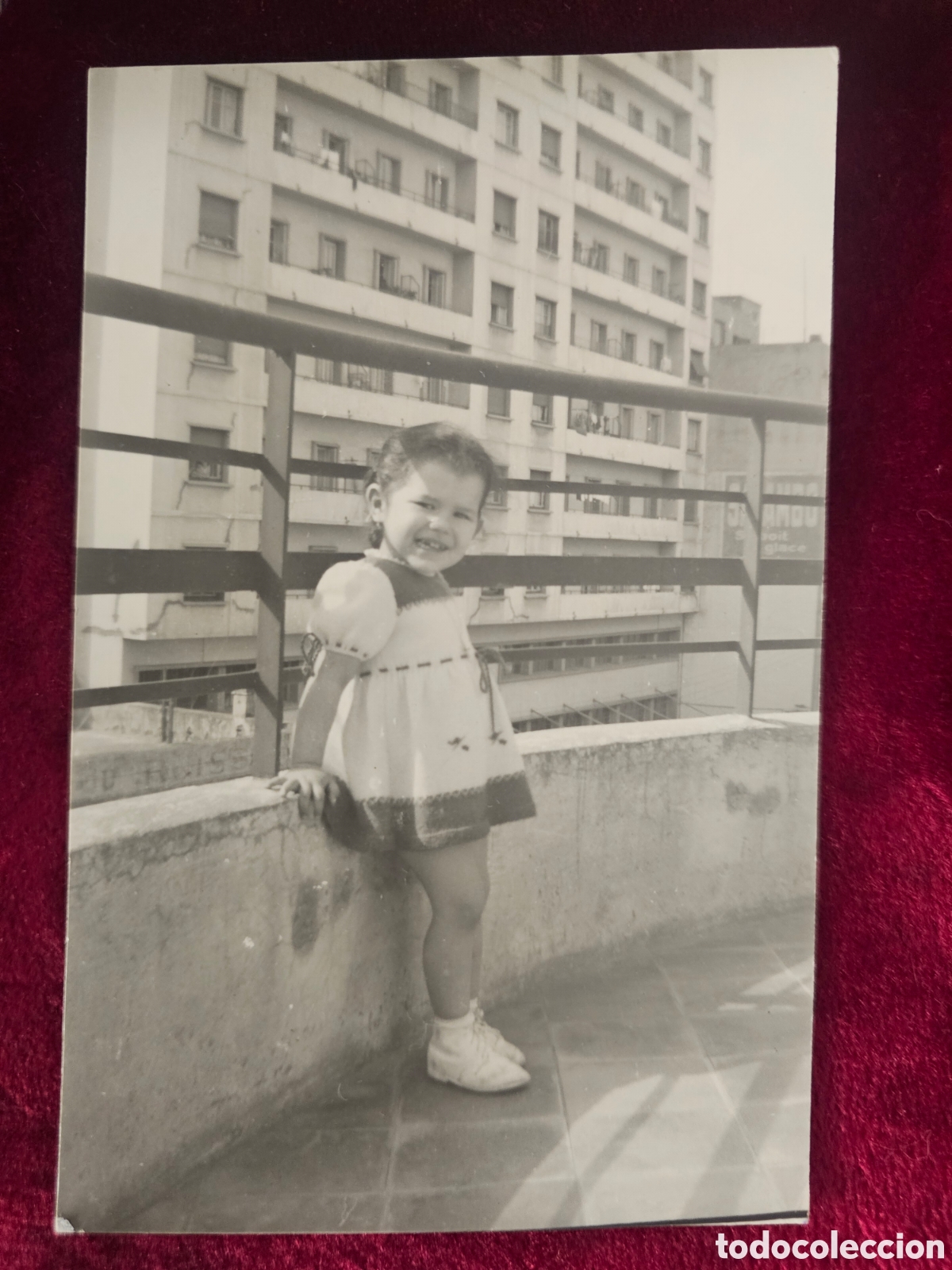 Fotograf&iacute;a antigua: Fotograf&iacute;a Antigua en Blanco y Negro Original &ndash; Retrato Infantil Vintage (A&ntilde;os 60/70) Alger Algeria