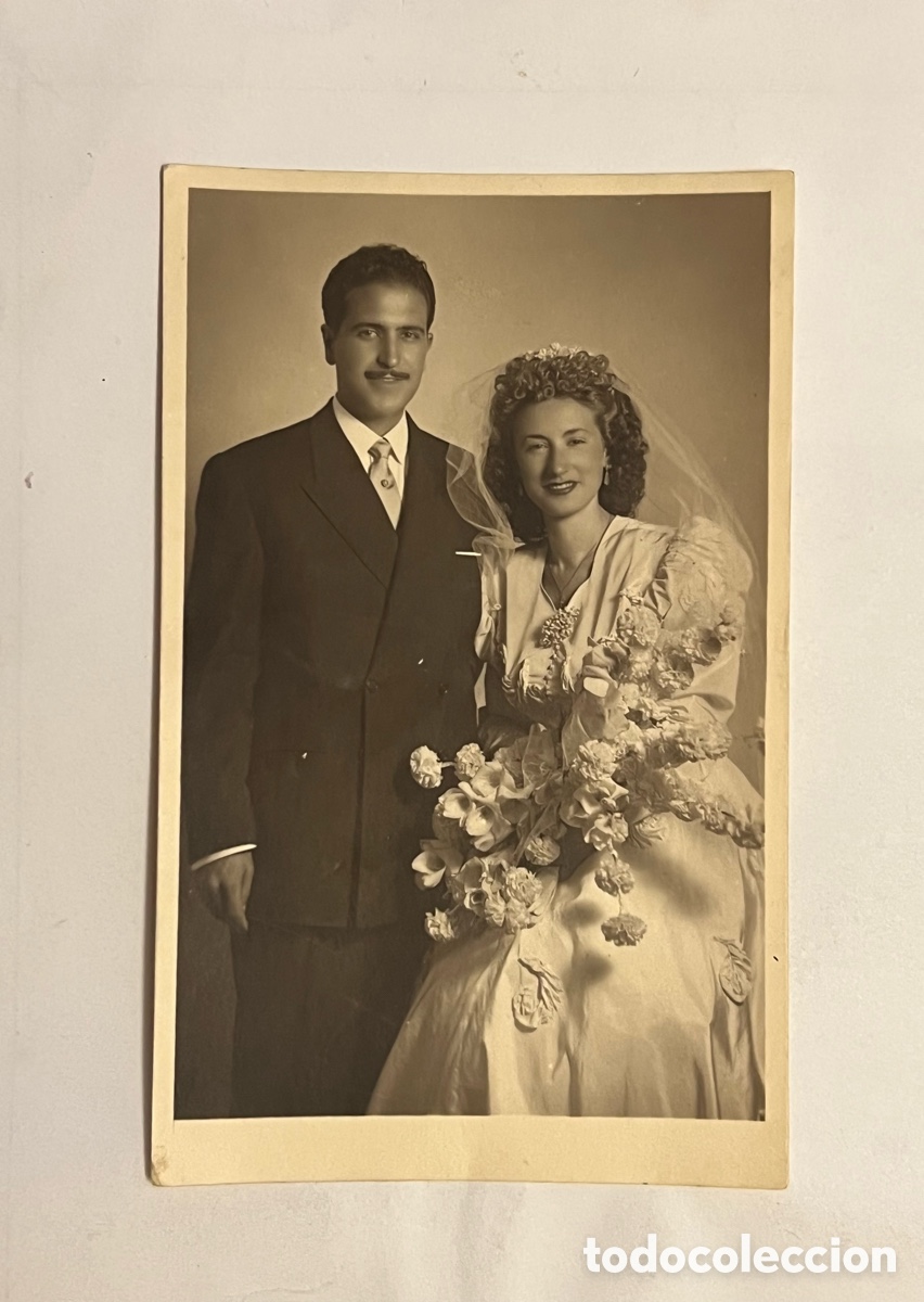 Fotograf&iacute;a antigua: BODA. Matrimonio.. Recuerdo de Remigio y Consuelin el d&iacute;a de su Boda. Valencia (a.1947)