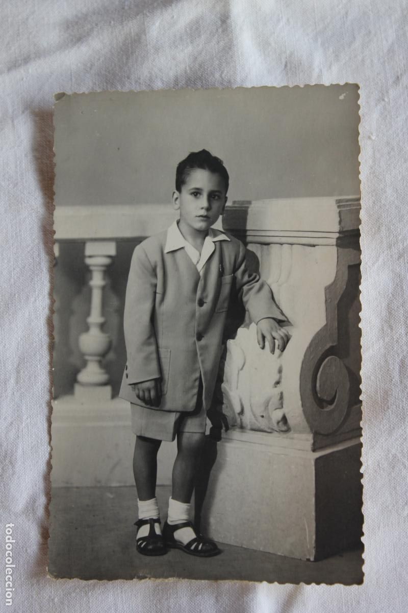 Fotograf&iacute;a antigua: NI&Ntilde;O CON TRAJE FOTO PALACIO ALCOY 1948