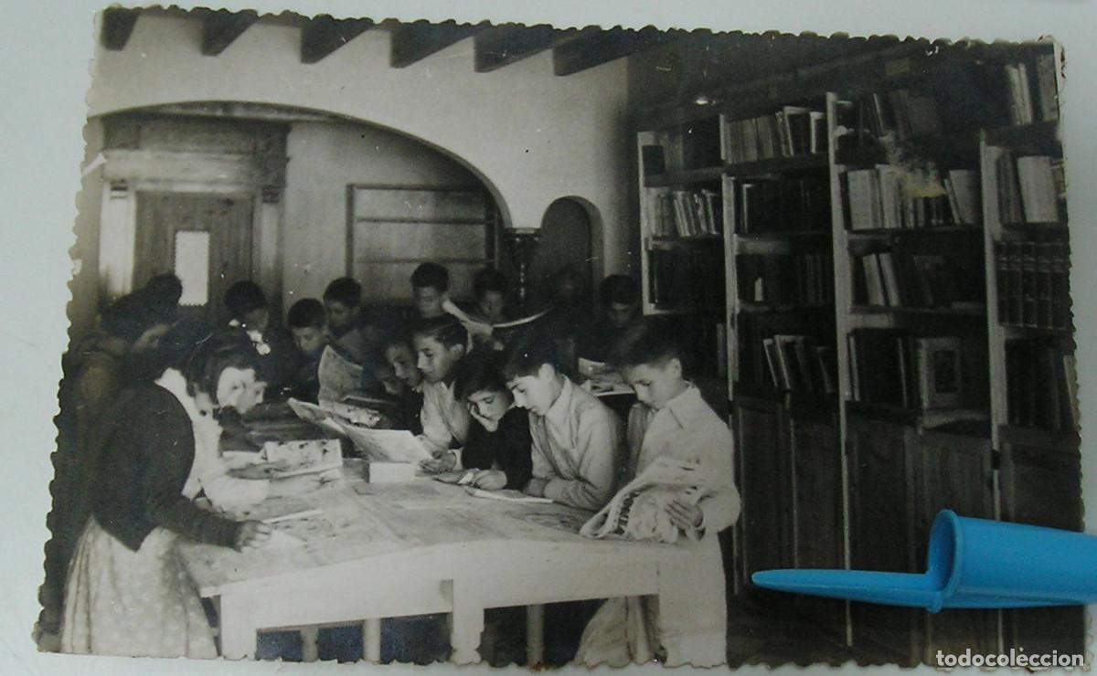 Fotograf&iacute;a antigua: ANTIGUA FOTO FOTOGRAFIA NI&Ntilde;OS LEYENDO TEBEOS COMICS A&Ntilde;OS 40 (26-10)
