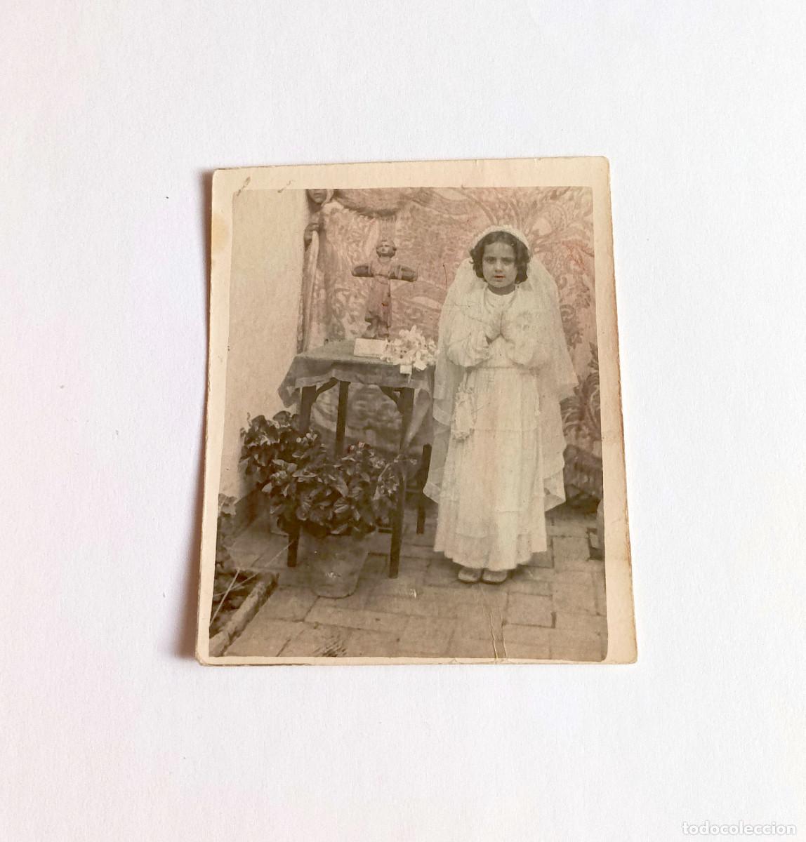 Fotograf&iacute;a antigua: Fotograf&iacute;a antigua - Ni&ntilde;a vestida de Primera Comuni&oacute;n - A&ntilde;os 30