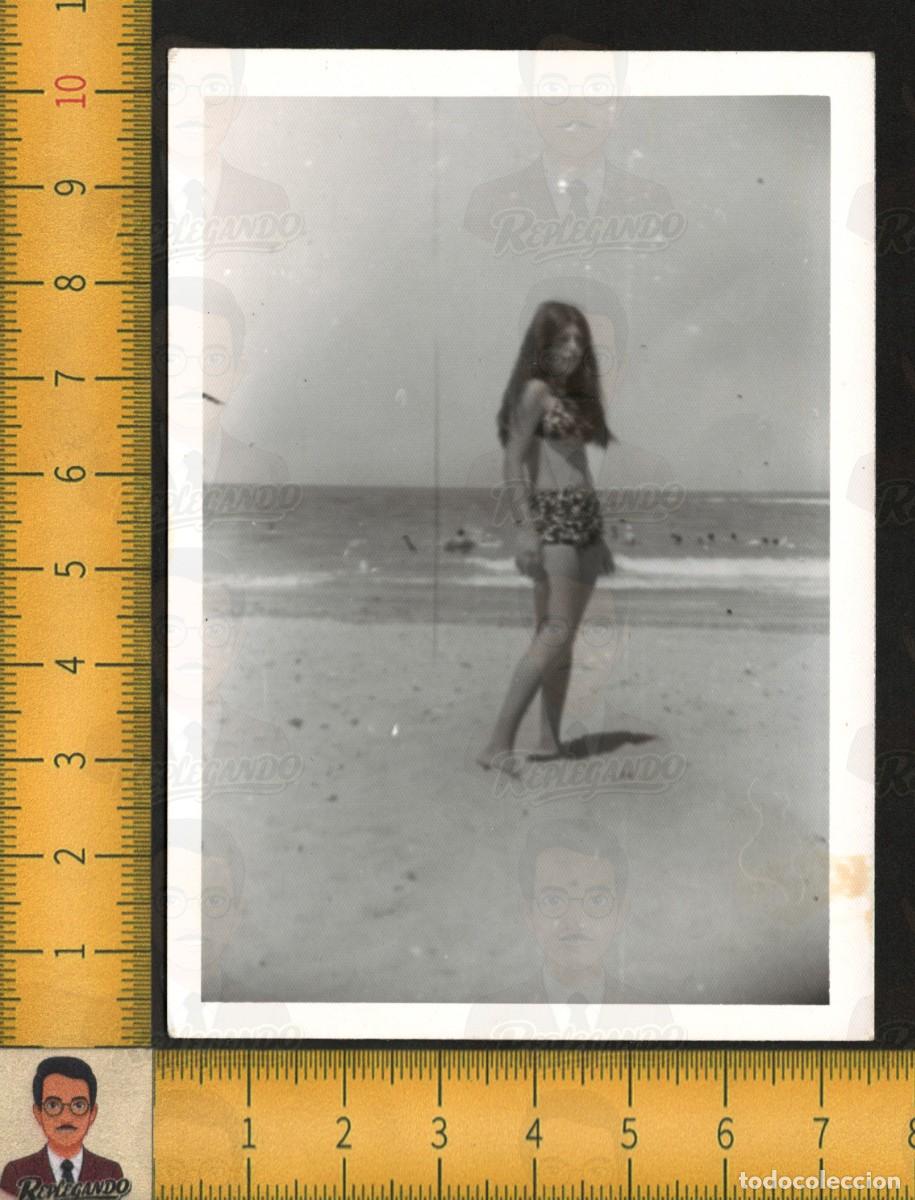 Fotograf&iacute;a antigua: GUAPA CHICA JOVEN MUJER BIKINI BA&Ntilde;ADOR POSE EN PLAYA MAR VERANO - FOTOGRAF&Iacute;A ANTIGUA A&Ntilde;OS 60