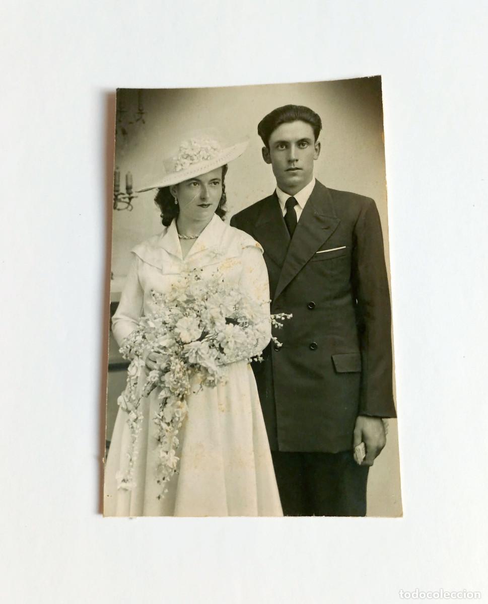 Fotograf&iacute;a antigua: Fotograf&iacute;a antigua - Retrato de estudio de pareja de novios - A&ntilde;os 40 o 50