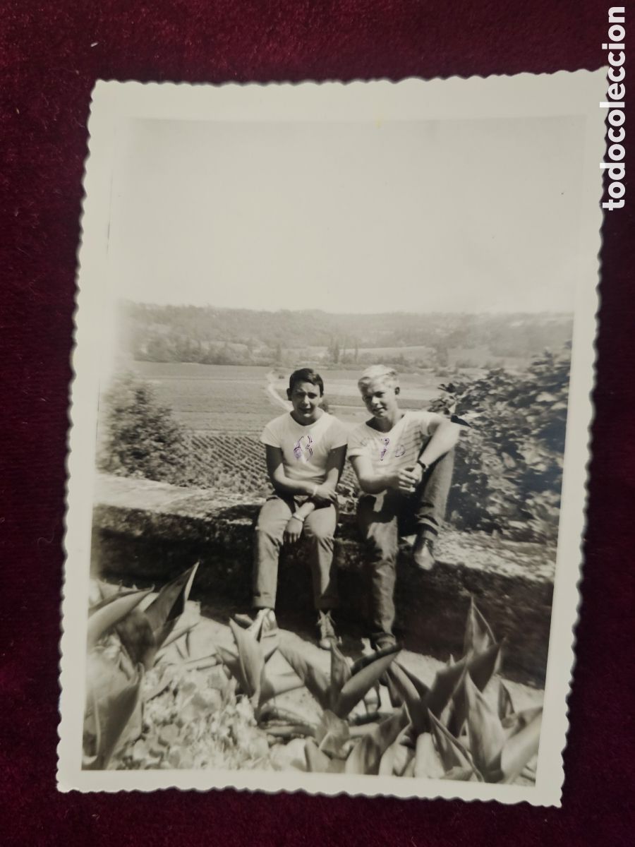 Fotograf&iacute;a antigua: Fotograf&iacute;a Vintage en Blanco y Negro con Bordes Festoneados &ndash; Recuerdo de Vacaciones (Francia, m. S.