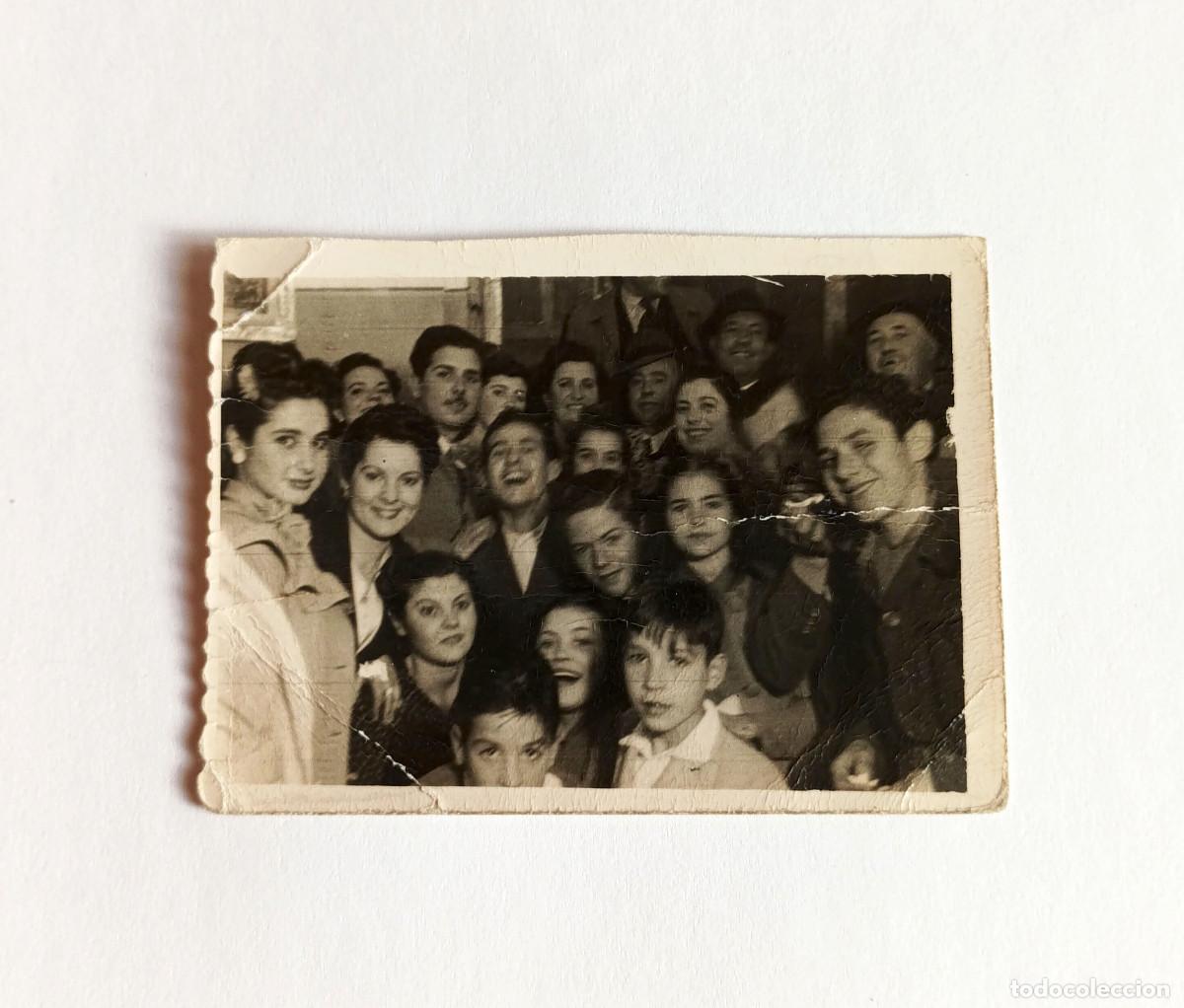 Fotograf&iacute;a antigua: Fotograf&iacute;a antigua - Grupo de j&oacute;venes y ni&ntilde;os - A&ntilde;os 50