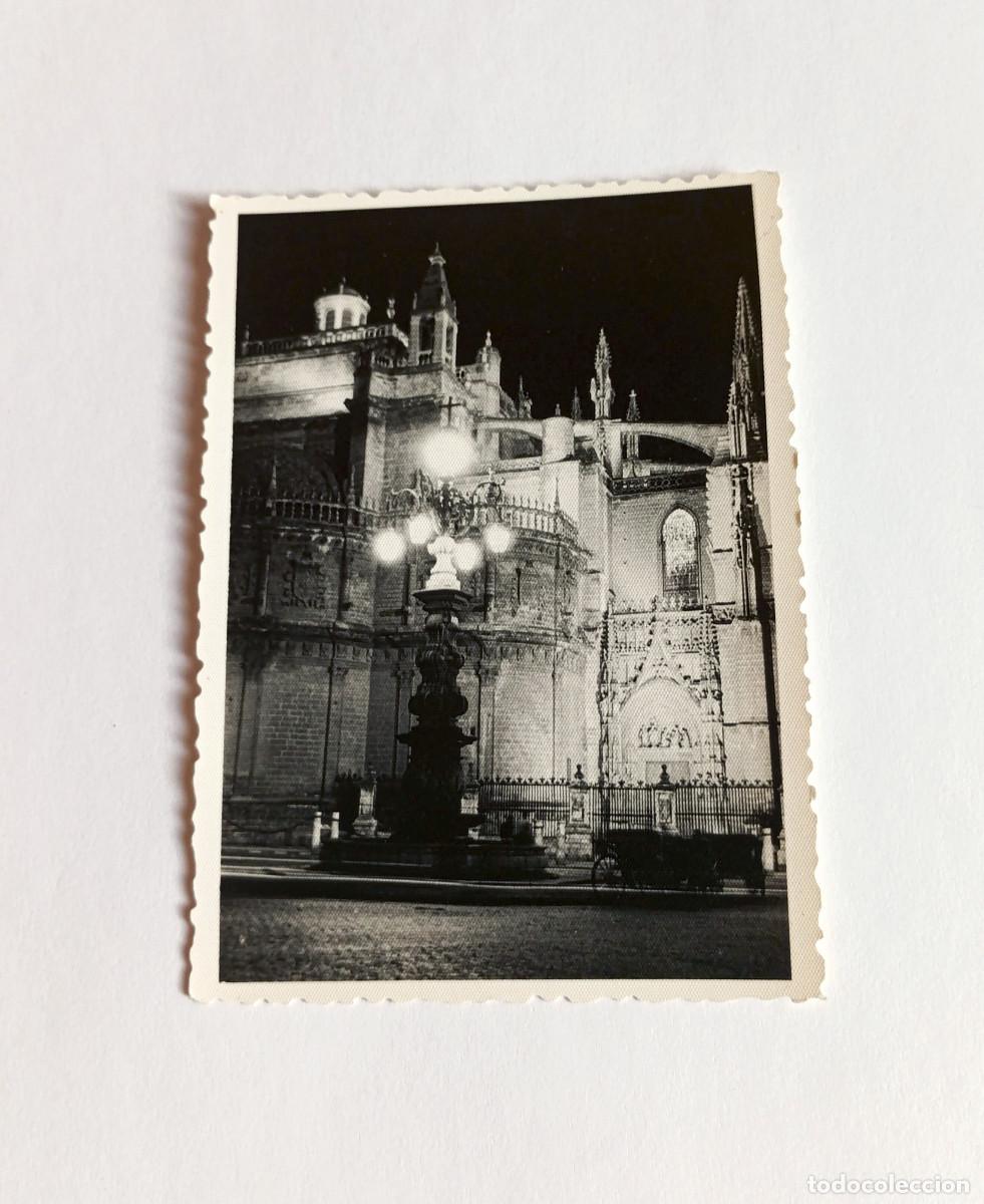 Fotograf&iacute;a antigua: Fotograf&iacute;a antigua - Nocturna de la Catedral de Sevilla - A&ntilde;o 1958