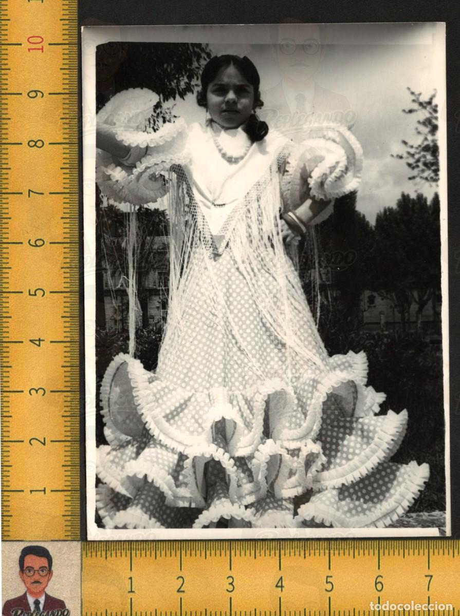 Fotograf&iacute;a antigua: ANDALUC&Iacute;A : NI&Ntilde;A TRAJE FLAMENCA COLA LUNARES VOLANTES POSANDO - FOTOGRAF&Iacute;A ANTIGUA ART&Iacute;STICA A&Ntilde;OS 60