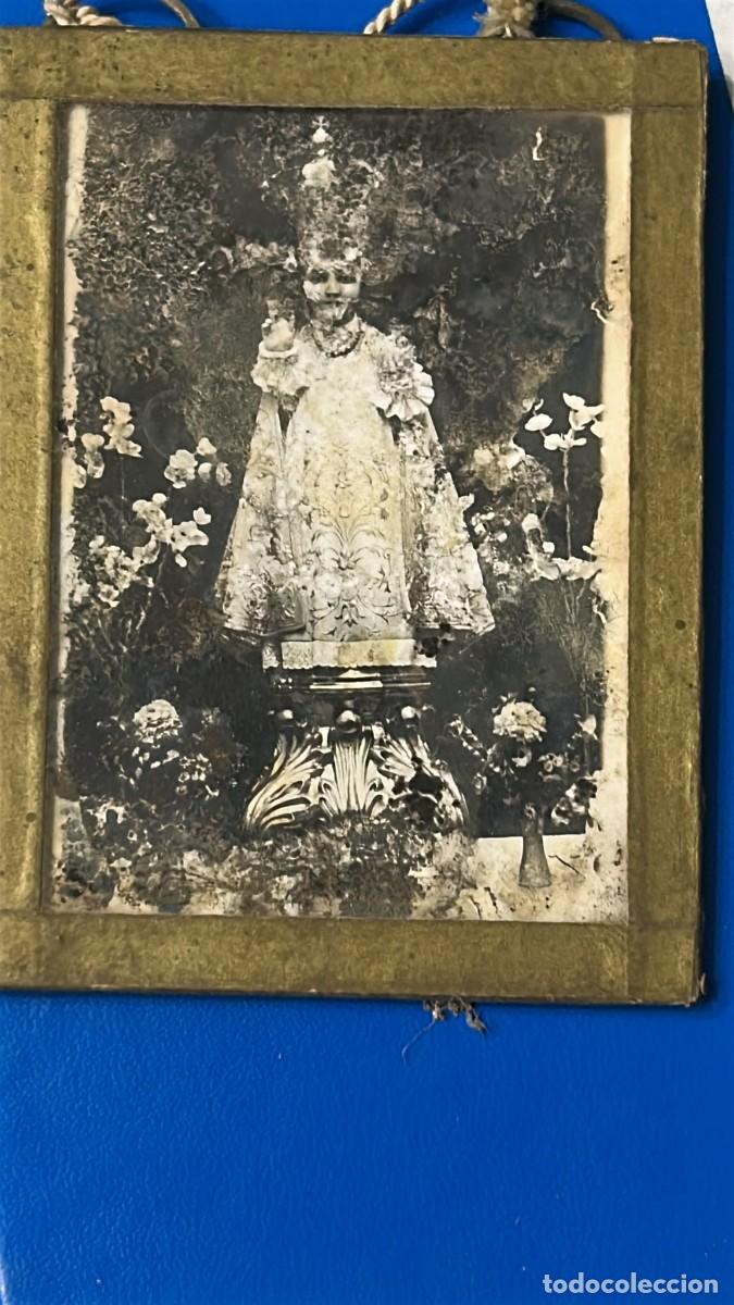 Fotograf&iacute;a antigua: FOTOGRAFIA NI&Ntilde;O DE PRAGA VENERADO EN CAMPO DE CRIPTANA 10 CMS. ALTO X 7 DE ANCHO