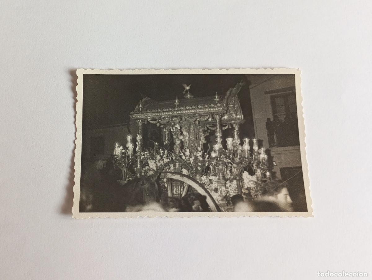 Fotograf&iacute;a antigua: Fotograf&iacute;a antigua - Simpecado de la Hermandad del Roc&iacute;o de Triana (Sevilla) - A&ntilde;o 1959