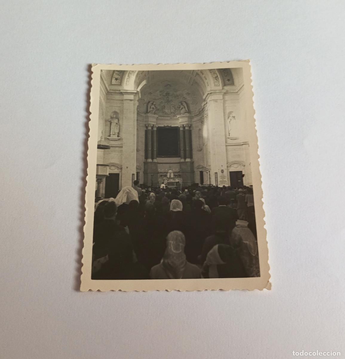 Fotograf&iacute;a antigua: Fotograf&iacute;a antigua - Interior de la Bas&iacute;lica de Nuestra Se&ntilde;ora del Rosario de F&aacute;tima (Portugal) 1958