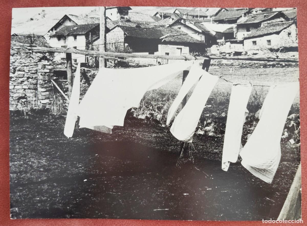 Fotograf&iacute;a antigua: FOTO DE ROPA TENDIDA EN ESPA&Ntilde;A. ITALIA 1975..ENVIO INCLUIDO