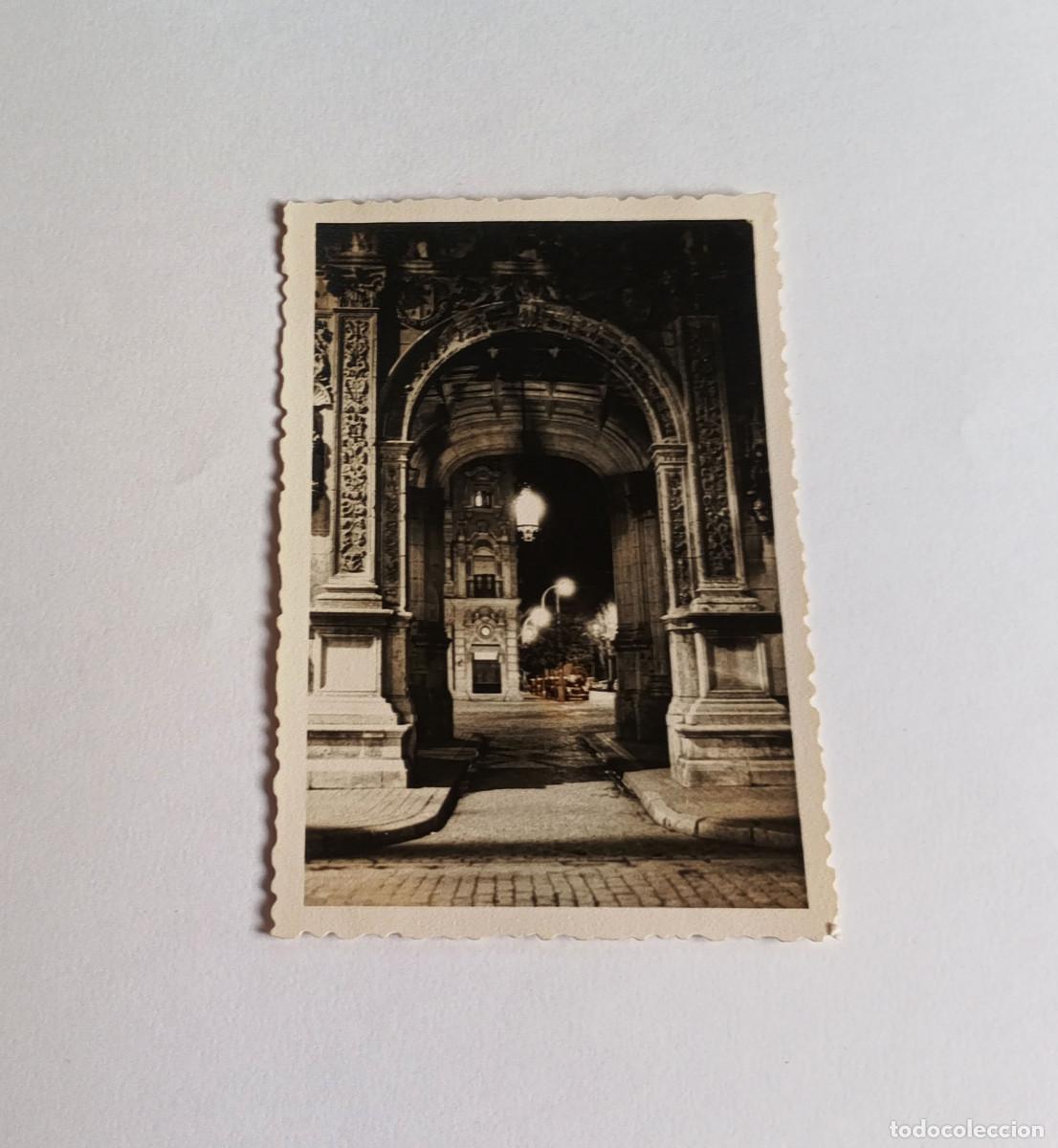 Fotograf&iacute;a antigua: Fotograf&iacute;a antigua - Imagen nocturna del Arco o Arquillo del Ayuntamiento (Sevilla) - 1959