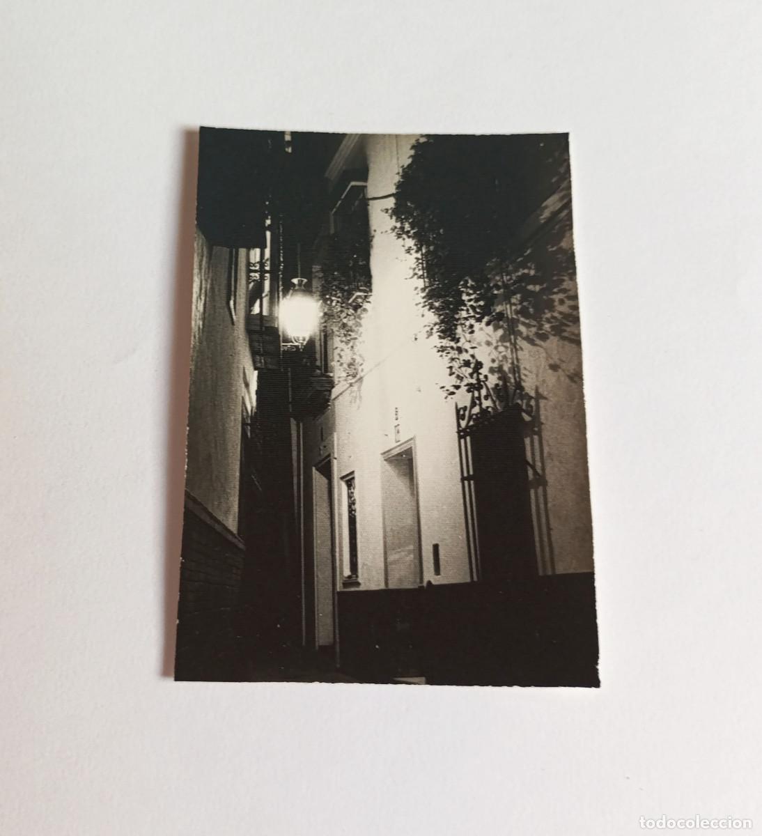 Fotograf&iacute;a antigua: Fotograf&iacute;a antigua - Imagen nocturna del Barrio de Santa Cruz (Sevilla) - 1958
