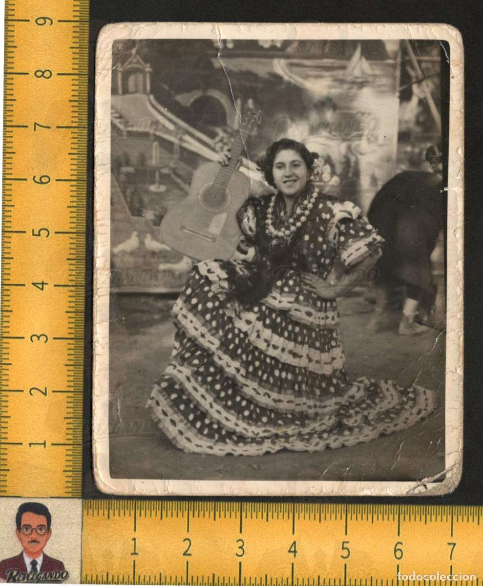 Fotograf&iacute;a antigua: MUJER FLAMENCA VESTIDO LUNARES GUITARRA ESPA&Ntilde;OLA - FOT&Oacute;GRAFO MINUTERO - FOTOGRAF&Iacute;A ANTIGUA A&Ntilde;OS 50