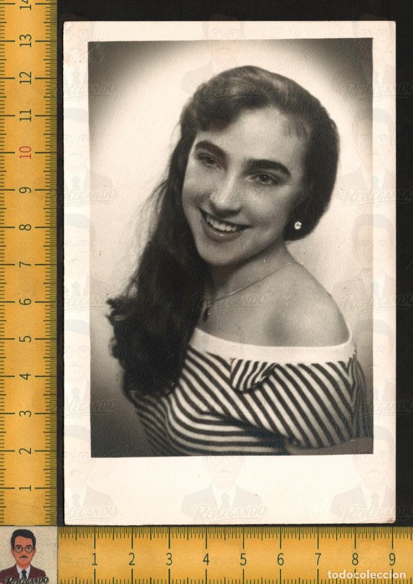 Fotograf&iacute;a antigua: BELLA MUJER JOVEN GUAPA SONRIENTE - RETRATO ESTUDIO MELENA LARGA - FOTOGRAF&Iacute;A ANTIGUA SEVILLA A&Ntilde;OS 5