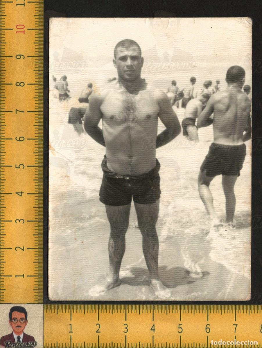 Fotograf&iacute;a antigua: HOMBRE GUAPO MUSCULOSO BA&Ntilde;ISTA EN BA&Ntilde;ADOR - PLAYA MAR VERANO - FOTOGRAF&Iacute;A ANTIGUA LGTB A&Ntilde;OS 60