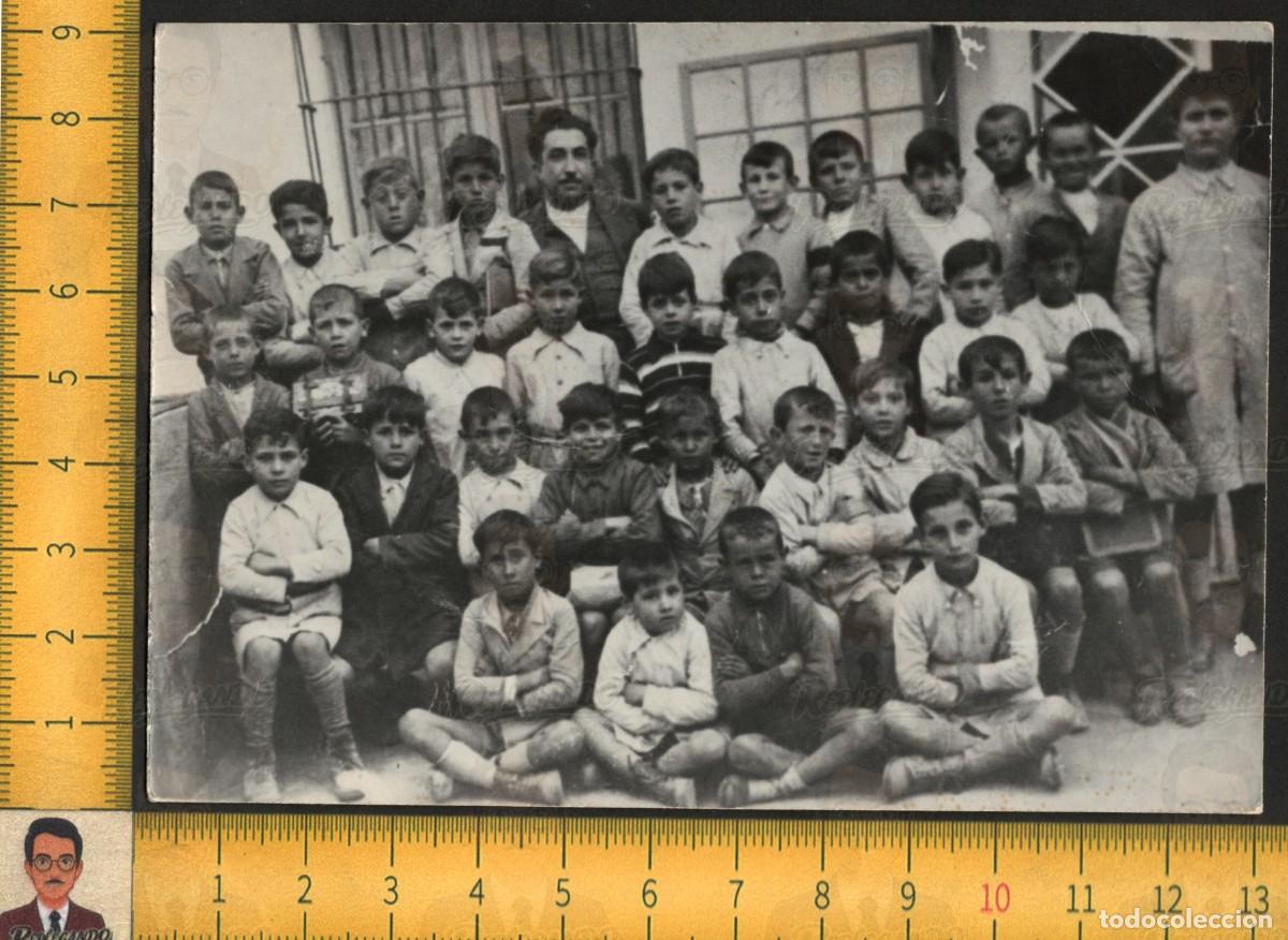 Fotograf&iacute;a antigua: GRUPO ESCOLAR NI&Ntilde;OS CON MAESTRO - COLEGIO ESCUELA ALUMNOS CLASE - FOTOGRAF&Iacute;A ANTIGUA ESPA&Ntilde;A A&Ntilde;OS 50