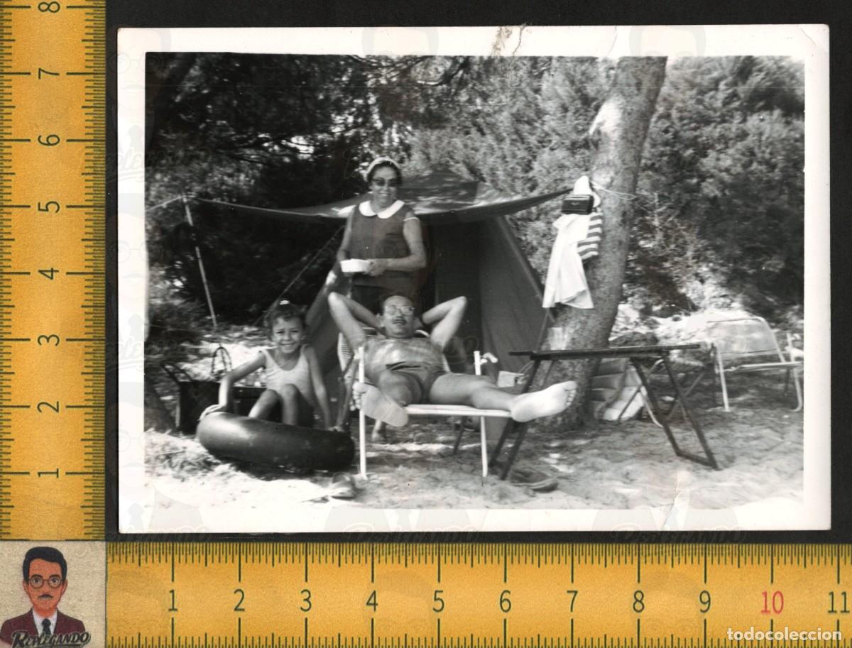 Fotograf&iacute;a antigua: FAMILIA DE CAMPING EN EL CAMPO - HOMBRE MUJER NI&Ntilde;O TIENDA CAMPA&Ntilde;A - FOTO ANTIGUA ART&Iacute;STICA A&Ntilde;OS 60
