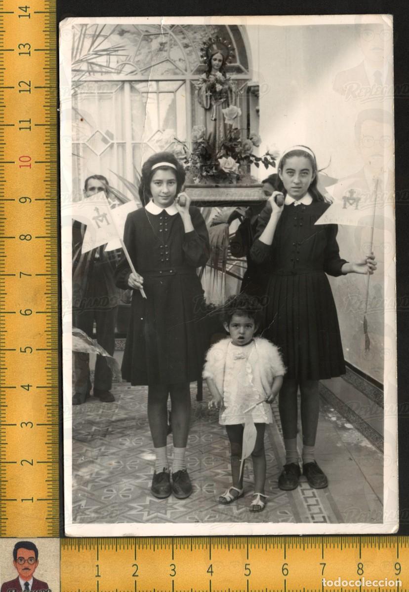 Fotograf&iacute;a antigua: LEBRIJA SEVILLA : NI&Ntilde;AS VIRGEN PROCESI&Oacute;N BANDERAS MARIANAS - FOTO ANTIGUA &iquest;COLEGIO SAN JOS&Eacute;? A&Ntilde;OS 50