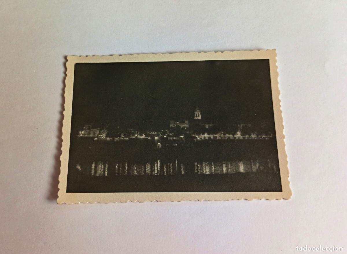 Fotograf&iacute;a antigua: Fotograf&iacute;a antigua - Panor&aacute;mica nocturna del barrio de Triana, de Sevilla - 1958