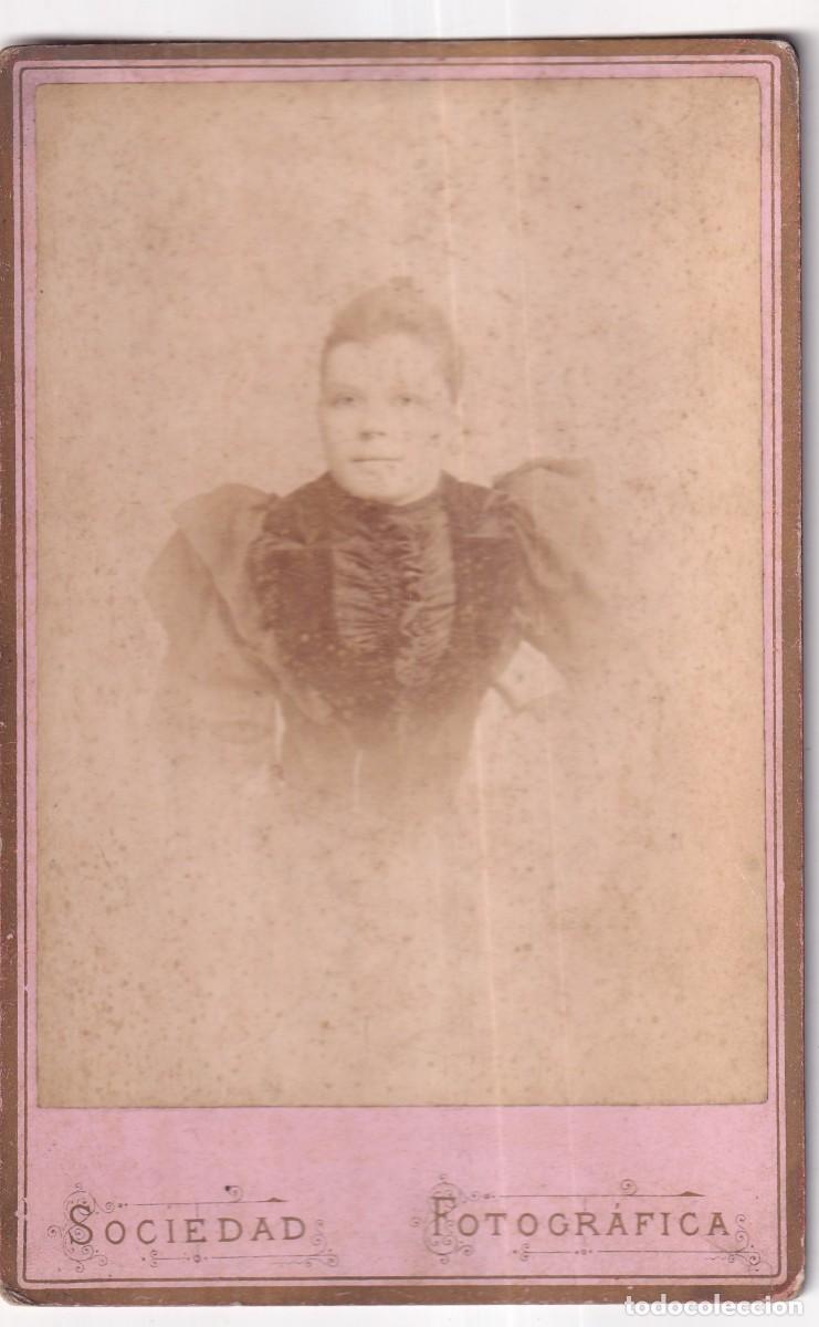 Fotograf&iacute;a antigua: Fotograf&iacute;a retrato mujer Sociedad el&eacute;ctrico fotogr&aacute;fica Quiroga. 16,50 x 10,50 cm