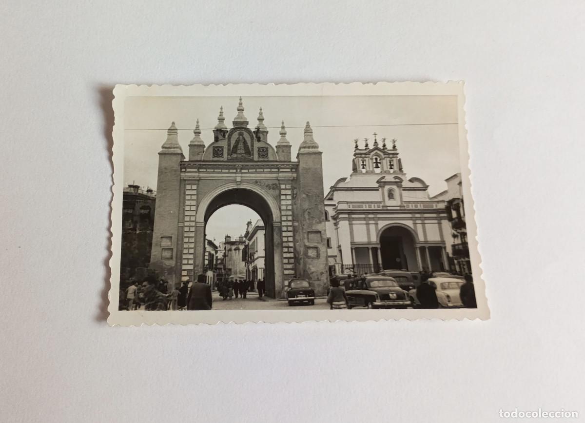 Fotograf&iacute;a antigua: Fotograf&iacute;a antigua - Arco y Bas&iacute;lica de La Macarena, de Sevilla - A&ntilde;o 1959