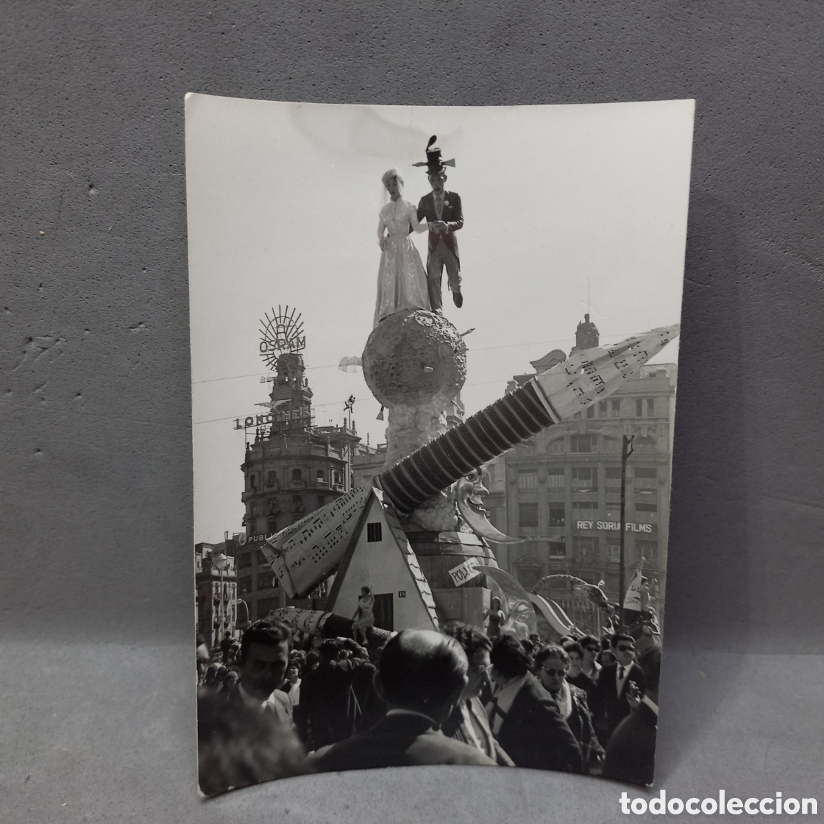 Fotograf&iacute;a antigua: Antigua fotograf&iacute;a, Falla municipal en plaza Ayuntamiento, 1960. A la Lluna de Val&egrave;ncia, Ram&oacute;n Marco