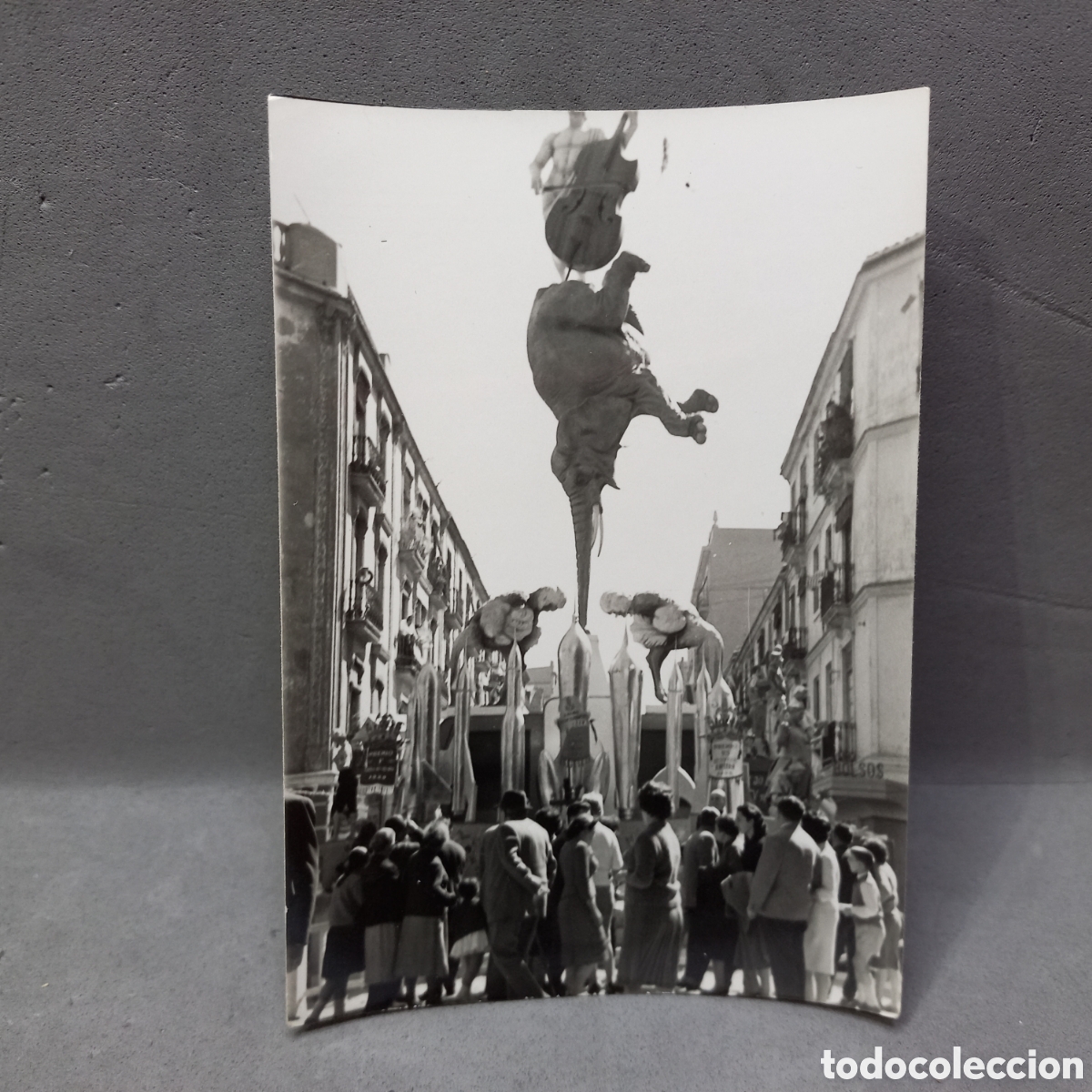 Fotograf&iacute;a antigua: Antigua fotograf&iacute;a, Falla calles C&aacute;diz-D&egrave;nia Valencia 1960 El mundo est&aacute; desquiciado, Ricardo Rubert