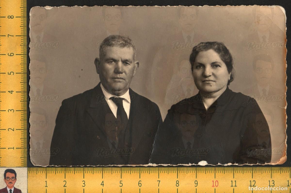 Fotograf&iacute;a antigua: PAREJA MATRIMONIO RETRATO ESTUDIO - FOTO CASTILLO ALMENDRALEJO BADAJOZ - FOTOGRAF&Iacute;A ANTIGUA A&Ntilde;O 1960
