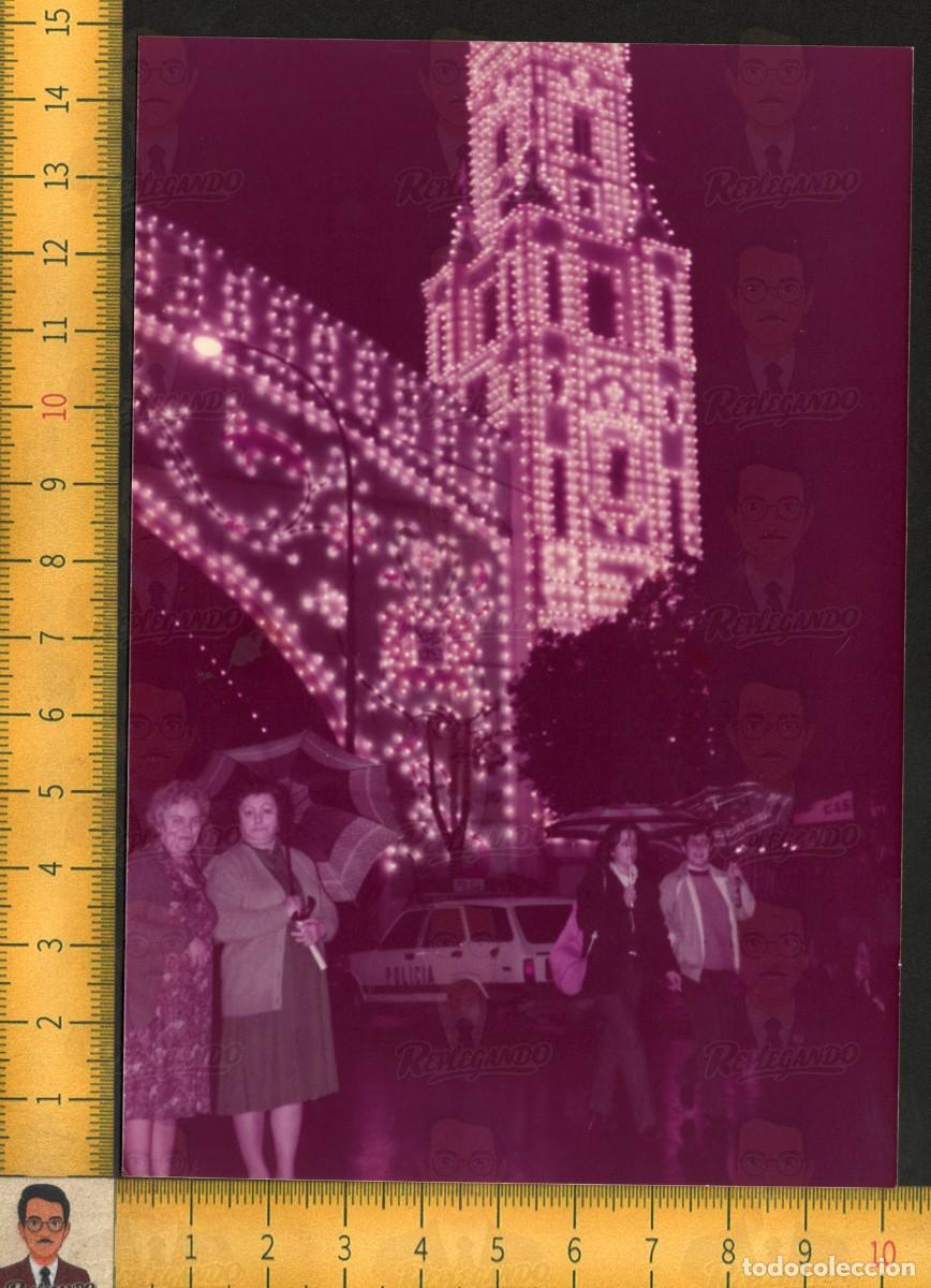 Fotograf&iacute;a antigua: FERIA ABRIL SEVILLA - PORTADA ALUMBRADO LUCES SEAT 131 POLIC&Iacute;A - FOTOGRAF&Iacute;A VINTAGE COLOR A&Ntilde;O 1983