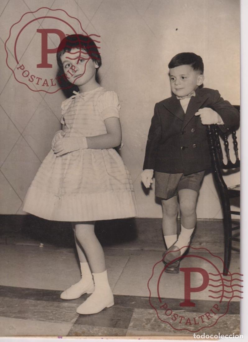 Fotograf&iacute;a antigua: HAUTE COUTURE POUR LES JEUNES. PARIS 1959 MODA INFANTIL. MODA. MODE. FASHION. 18X13CM