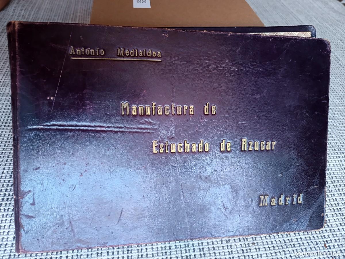 Fotograf&iacute;a antigua: Antiguo album de fotos en piel morada. Antonio Medialdea, Manufactura de Estuchado de Az&uacute;car. Madrid