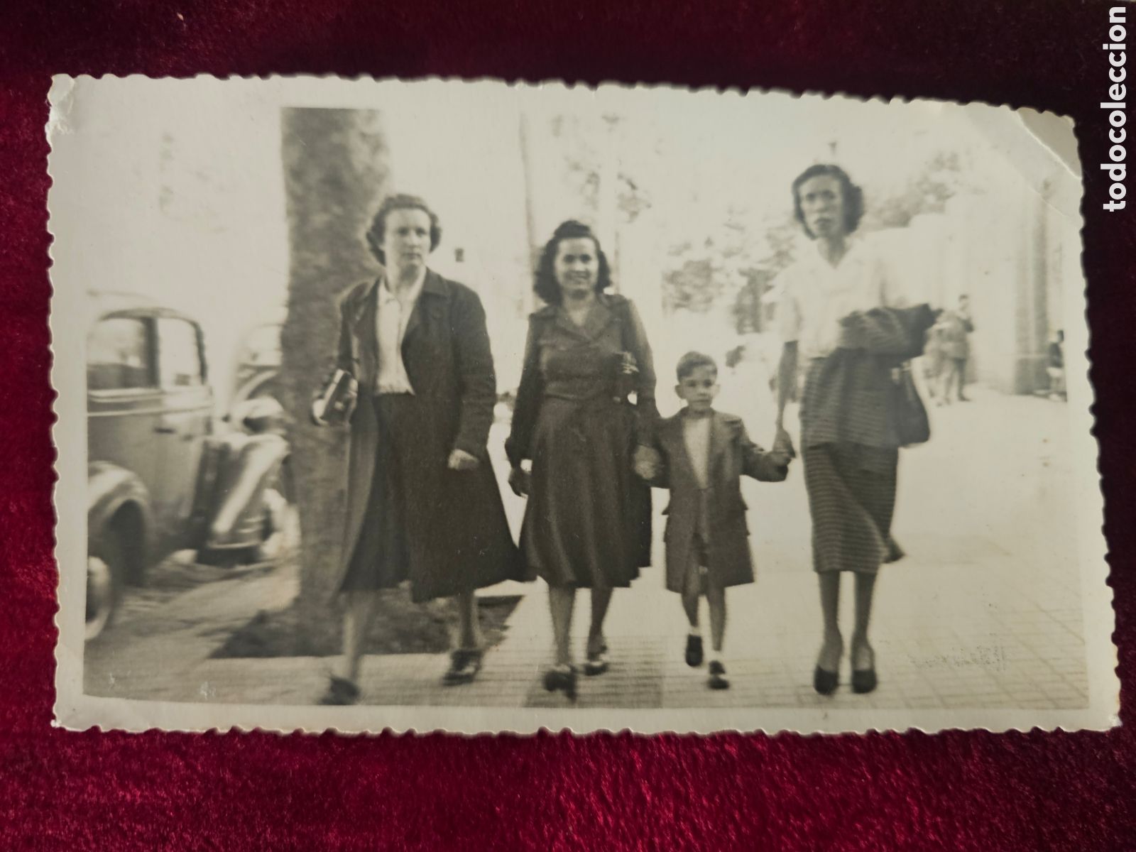 Fotograf&iacute;a antigua: Fotograf&iacute;a Antigua de Calle A&ntilde;os 40-50 - Fot&oacute;grafo Ambulante &rdquo;Fotos Barcelona&rdquo; (Gerona 120)