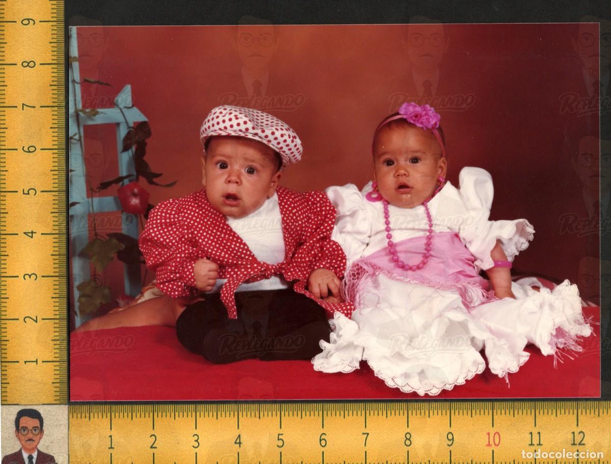 Fotograf&iacute;a antigua: NI&Ntilde;O Y NI&Ntilde;A BEB&Eacute;S TRAJE FLAMENCO - LUNARES VOLANTES FLORES COLLAR - FOTO VINTAGE COLOR A&Ntilde;OS 80