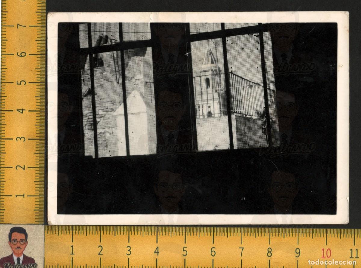 Fotograf&iacute;a antigua: TORRE IGLESIA CAMPANARIO DESDE VENTANA - PUEBLO POR DETERMINAR &iquest;ANDALUC&Iacute;A? - FOTO ANTIGUA A&Ntilde;OS 60